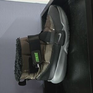Nike Flex Advance Sneaker Boot